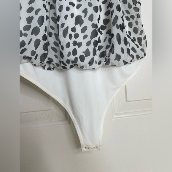 Express white & black animal print high neck tied bodysuit | S - Picture 2 of 8